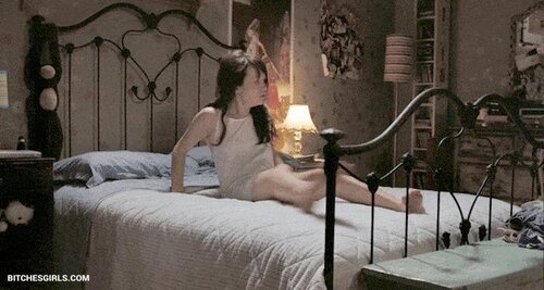 Emily Browning Nude Celebrities – Nude Videos Celebrities