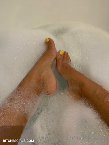 Mathilde Pussy Pics – mathildtantot Onlyfans Leaked