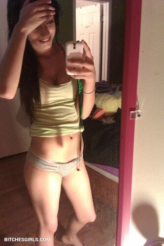 Celia Babe Petite Sexy Girl –