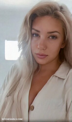 Alanah Pearce Nude – charalanahzard Leaked Nudes