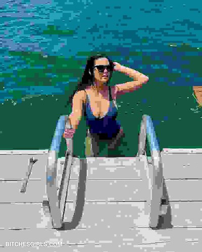 Mikaela Pascal Boobs – mikaela_pascal Onlyfans Leaked Naked Photos