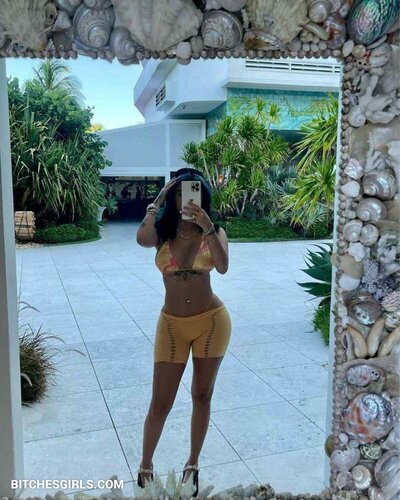 Malu Trevejo Nude – Nude Videos