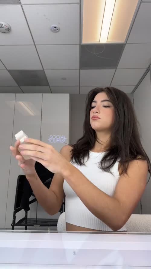 Charli D’Amelio Nude Tiktok Teen OnlyFans Leaked Pussy Video