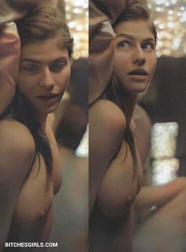 Alexandra Daddario Nudes – Nipple & Pussy Slips