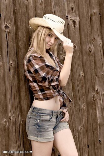 Taylor Ann Nude Tiktok – Tracy Nsfw Photos