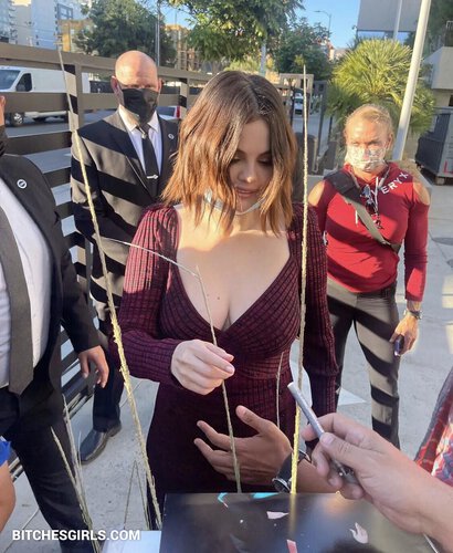 Selena Gomez Celeb Nudes – selenagomez Leaked Boobs Photos