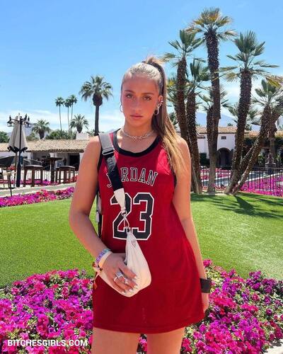 Tate Mcrae Nude Celebrities – Celebrities Leaked Nude Video