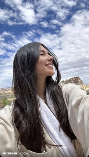 Caryn Marjorie Petite Nude Girl – Caryn