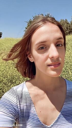 Ashley Victoria Youtube Nude Influencer – Robinson