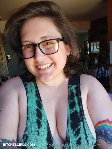 Ala Mode Nude – Leaked Nudes