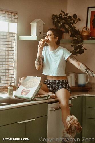 Arryn Zech Nude – Arryn Leaked Nude Photo