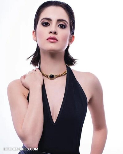 Laura Marano Nude Celebrities – Laura Celebrities Leaked Nude Pics