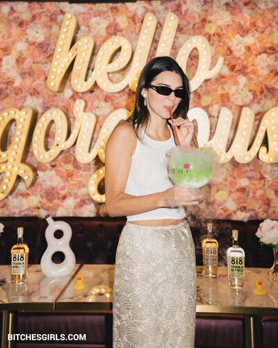 Kendall Jenner Nude Celebrities – Kendalljenner Celebrities Leaked Naked Videos