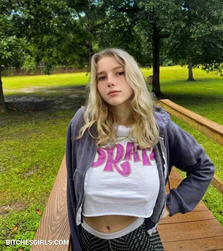 Queenmommymilker – Zoe Moore Onlyfans Leaked Naked Pics