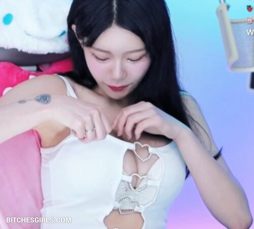 Nourse Farms Nude Asian – Berry Market Twitch Leaked Nude Pics