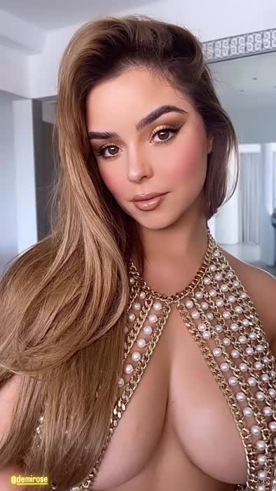 Demirose Nude Curvy – Demirosemawby.F Onlyfans Leaked Naked Videos