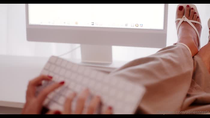 Lo Siento Nude Asian – Kelly Marie Tran Nude Videos Asian