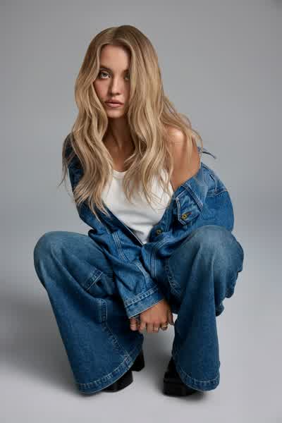 Sydney Sweeney Blonde Busty Videos – Sydneysweeney Nude Pussy Pics